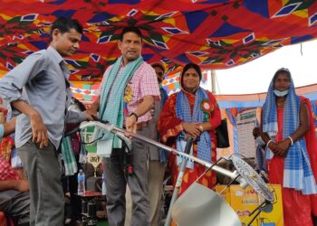 कोसीका किसानलाई कृषि सामग्री वितरण
