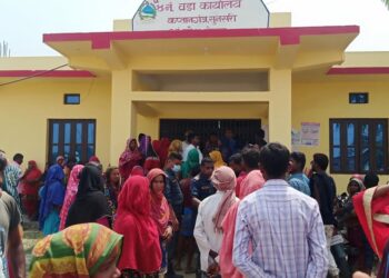 स्थानीयद्धारा वडा कार्यालय घेराउ