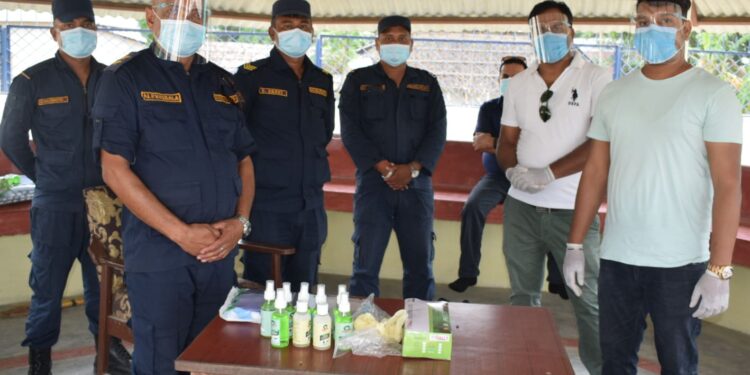 देवानगञ्जमा युवाद्धारा सुुरक्षाकर्मीलाइ स्वास्थ्य समाग्री बितरण