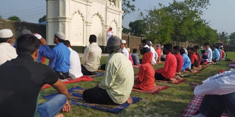देशभर आज इस्लाम धर्मावलम्बीहरुले ईद-उल-फित्र ईद मनाइँदै