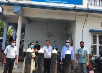 जिल्ला अस्पताललाई चारथान सिलिन्डर र सशस्त्र प्रहरीलाई सुरक्षा सामाग्री
