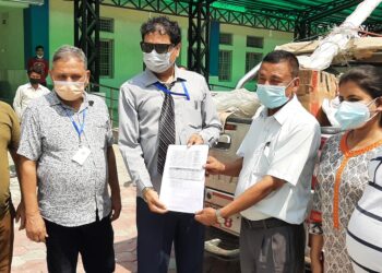 नगरप्रमुख मेहताद्धारा सामाग्री हस्तान्तरण