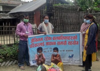 जोखिममा रहेका ६९ परिवारलाई खाधन्न सहयोग