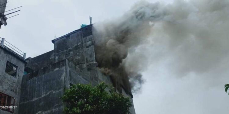 २ घण्टा पछि नियन्त्रणमा आयो म्याजिक सिनेमा हलमा लागेको आगो, २ करोड क्षति भएको अनुमान