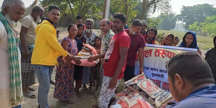 नेपाल दरुण दल इनरुवाद्वारा राहत वितरण