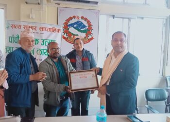 प्रजिअ यादव सहित ६ जना सम्मानित
