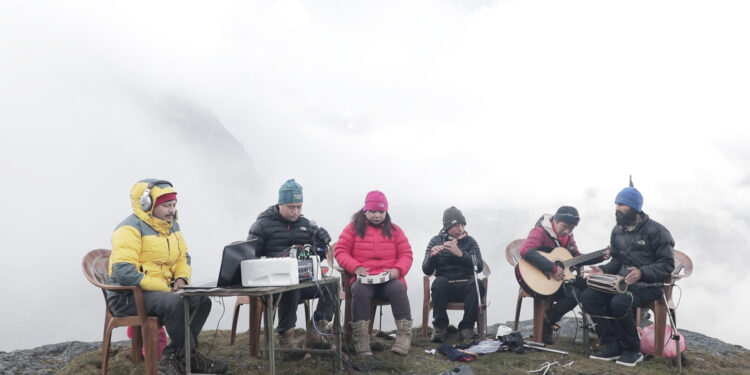 ५०२० मिटरको उचाइमा छायाङ्कन गरिएको म्युजिक भिडियोले राख्यो विश्व रेकर्ड