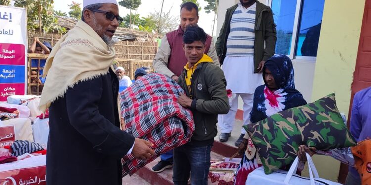 २० घर परिवारलाई न्यानो कपड वितरण