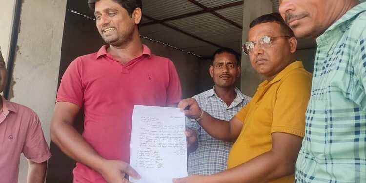 इनरुवा–२ का वडा सचिव अन्सारी सहित सात जनाले दिए सामुहिक राजिनामा