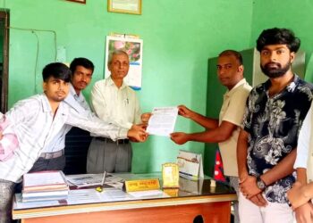 ११/१२ को कक्षा बिहान सञ्चालन गर्न नेविसंघद्वारा क्याम्पस प्रमुखलाई ज्ञापन