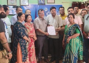 आफ्नो निति तथा कार्यक्रममा व्यसायिक कर नबढाउन माग गर्दै ज्ञापन पत्र