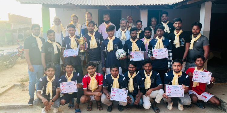 अव्वाम युवा उत्थान केन्द्र द्वारा भोक्राहा नरसिंह-४ का खेलाडीलाई सम्मान, होसलका साथ खेलाडीलाई अगाडि बढन् आग्रह