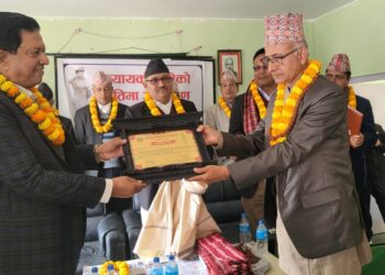 समाजसेवी गोयलको सहयोगमा झापा अदालतमा न्यायकी देवीको मूर्ति निमार्ण