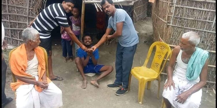 सुनसरीको कोशी गाउँपालिकाका मलाहालाई ३१ हजार सहयोग