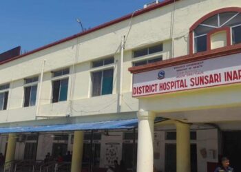 जिल्ला अस्पताल इनरुवामा बस्दैन डाक्टर साह